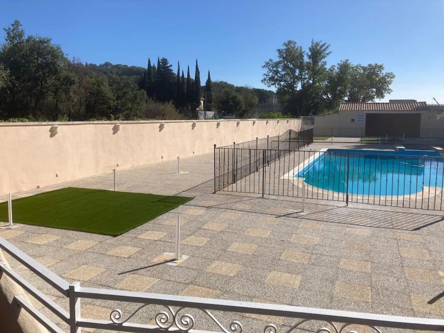 Studio « Saint-Petersbourg » A Avignon Exterior photo